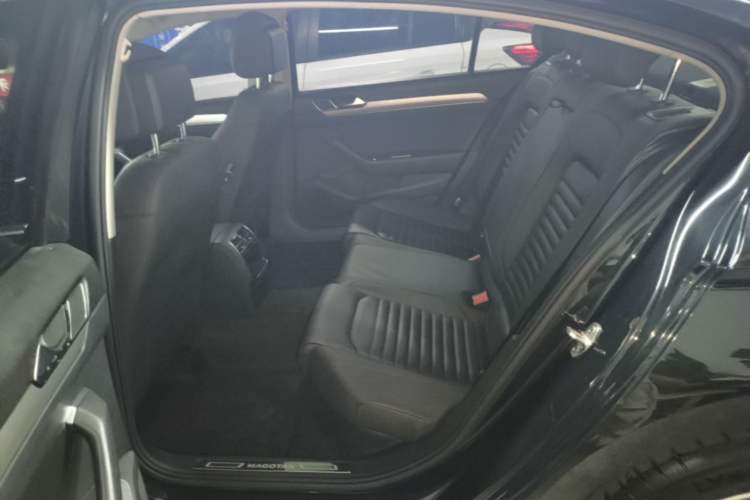 Used Volkswagen Magotan 2019 330TSI DSG Leading Model China VI Standard Left Rear Seat