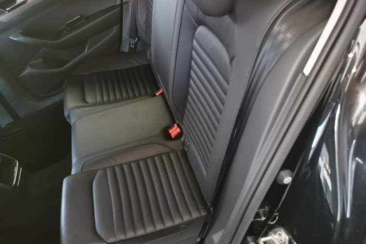 Used Volkswagen Magotan 2019 280TSI DSG Leading Model China V Standard Left Rear Seat