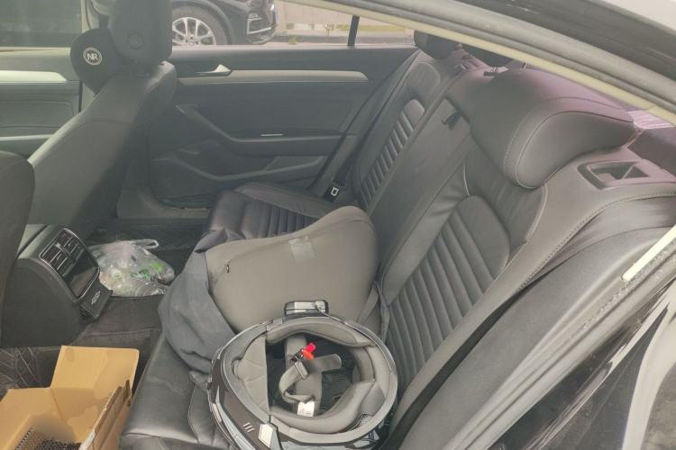 Used Volkswagen Magotan 2019 280TSI DSG Comfort Model China VI Standard Left Rear Seat