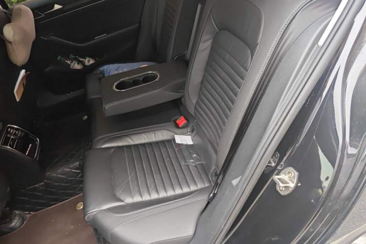 Used Volkswagen Magotan 2019 330TSI DSG Leading Model China VI Standard Left Rear Seat