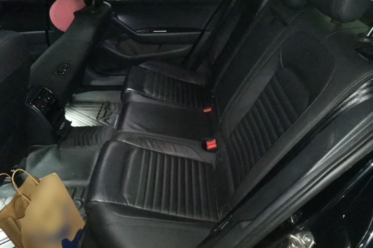 Used Volkswagen Magotan 2019 330TSI DSG Leading Model China VI Standard Left Rear Seat