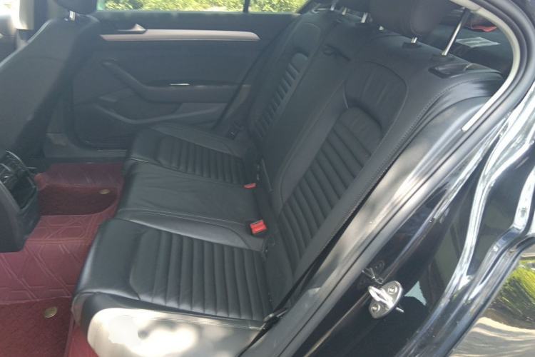Used Volkswagen Magotan 2019 280TSI DSG Leading Model China V Standard Left Rear Seat