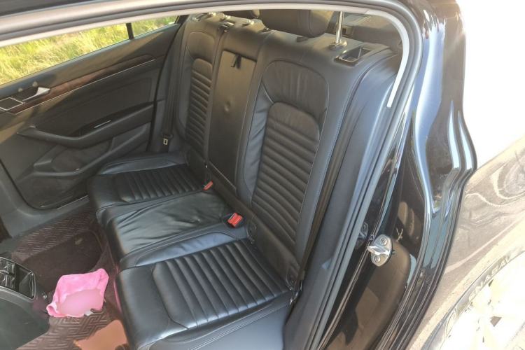 Used Volkswagen Magotan 2019 330TSI DSG Leading Model China VI Standard Left Rear Seat
