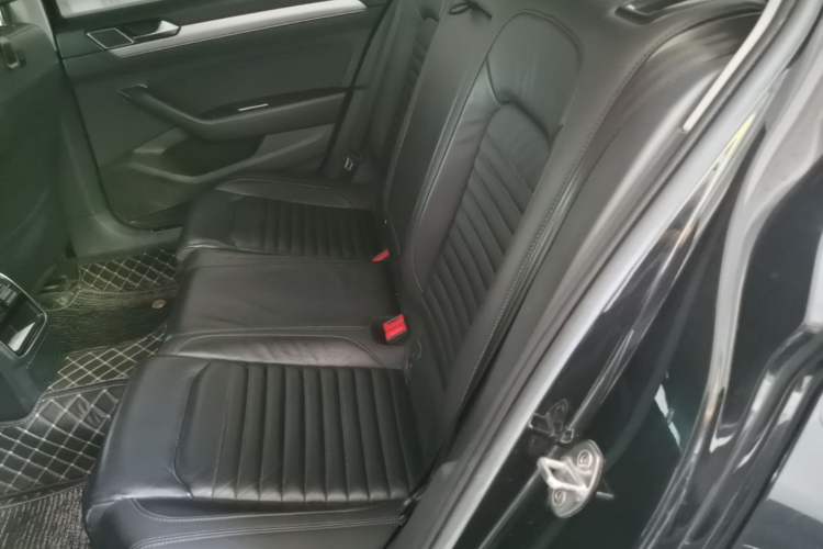 Used Volkswagen Magotan 2019 330TSI DSG Leading Model China VI Standard Left Rear Seat