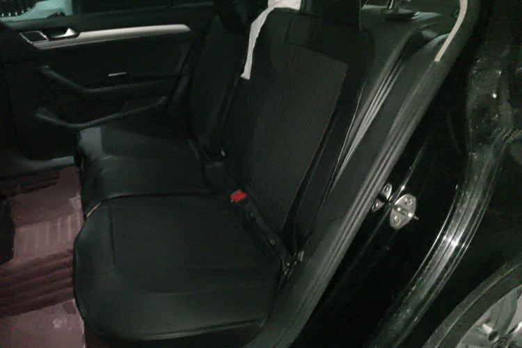 Used Volkswagen Magotan 2019 330TSI DSG Leading Edition China V Standard Left Rear Seat