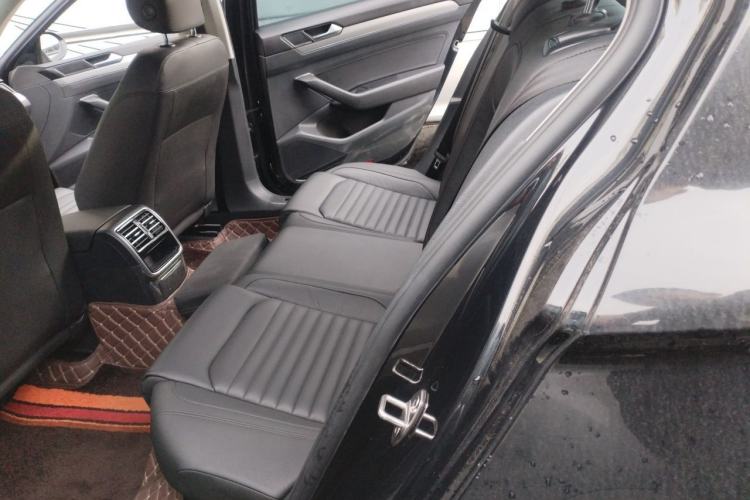 Used Volkswagen Magotan 2019 280TSI DSG Comfort Model China V Standard Left Rear Seat