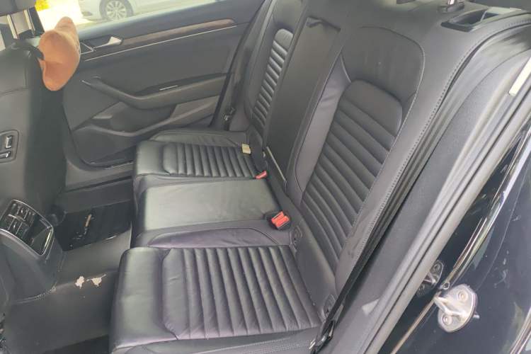 Used Volkswagen Magotan 2019 330TSI DSG Leading Model China VI Standard Left Rear Seat
