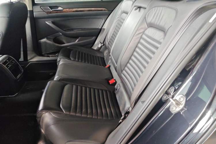 Used Volkswagen Magotan 2019 330TSI DSG Leading Model China VI Standard Left Rear Seat