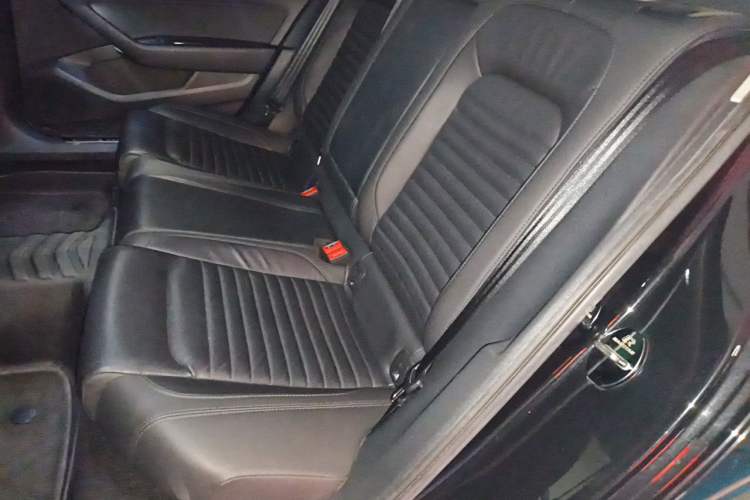 Used Volkswagen Magotan 2019 330TSI DSG Leading Model China VI Standard Left Rear Seat