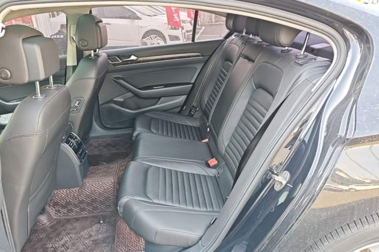 Used Volkswagen Magotan 2019 380TSI DSG Luxury Model China V Standard Left Rear Seat