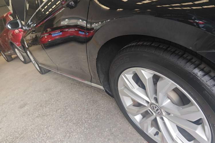 Used Volkswagen Magotan 2019 330TSI DSG Luxury Model China V Standard Left Side Sill