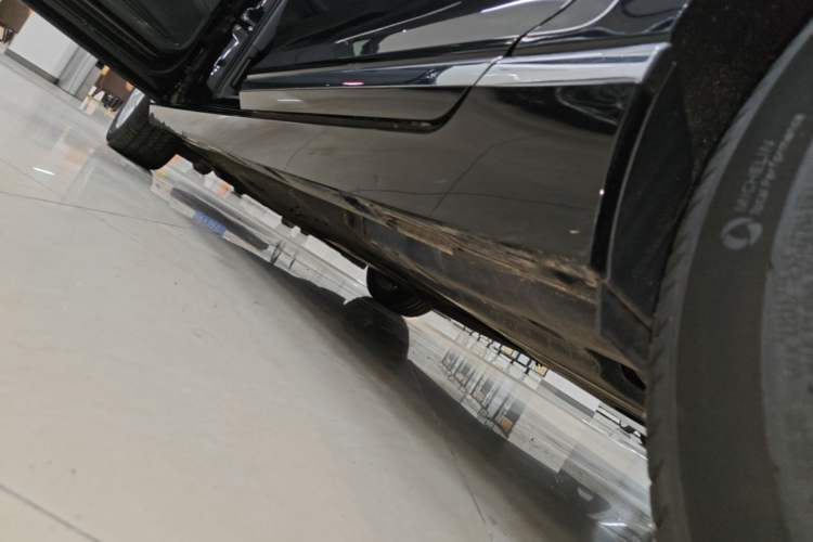 Used Volkswagen Magotan 2019 330TSI DSG Leading Edition China V Standard Left Side Sill