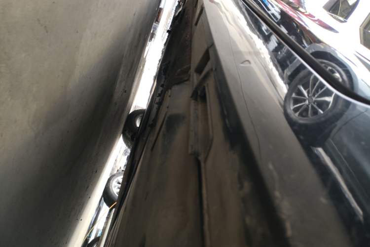 Used Volkswagen Magotan 2019 330TSI DSG Luxury Model China V Standard Left Side Sill