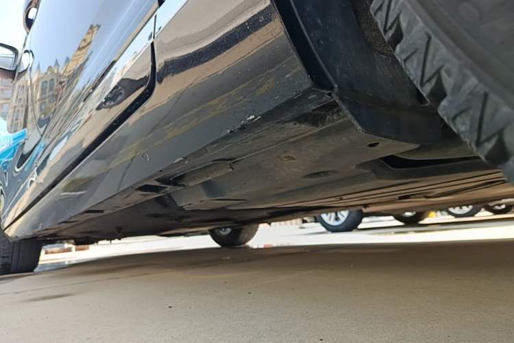 Used Volkswagen Magotan 2019 280TSI DSG Comfort Model China V Standard Left Side Sill