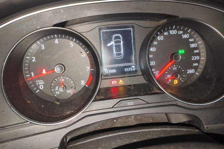 Used Volkswagen Magotan 2019 280TSI DSG Comfort Model China VI Standard Odometer Close Up