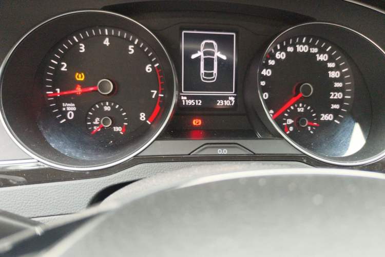 Used Volkswagen Magotan 2019 330TSI DSG Luxury Version China VI Standard Odometer Close Up