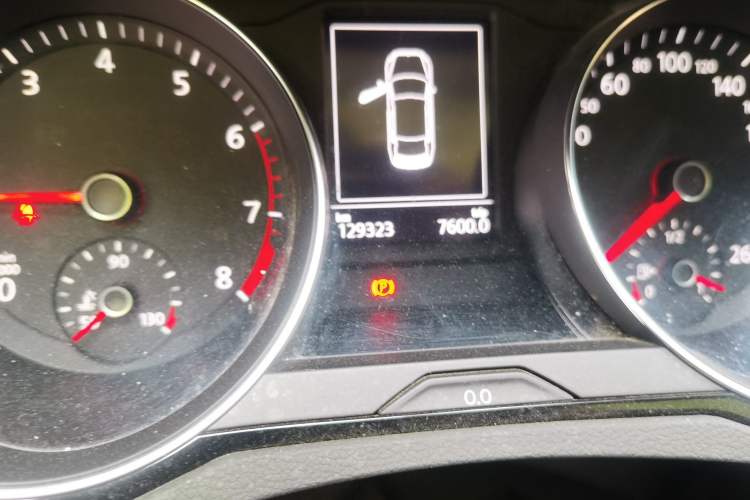 Used Volkswagen Magotan 2019 330TSI DSG Leading Model China VI Standard Odometer Close Up