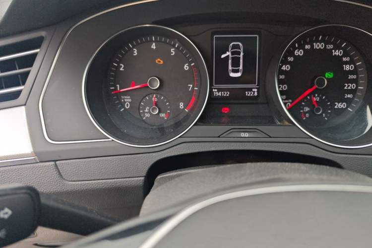 Used Volkswagen Magotan 2019 280TSI DSG Comfort Model China VI Standard Odometer Close Up