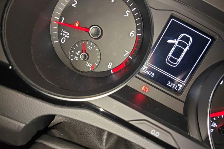 Used Volkswagen Magotan 2019 330TSI DSG Luxury Version China VI Standard Odometer Close Up