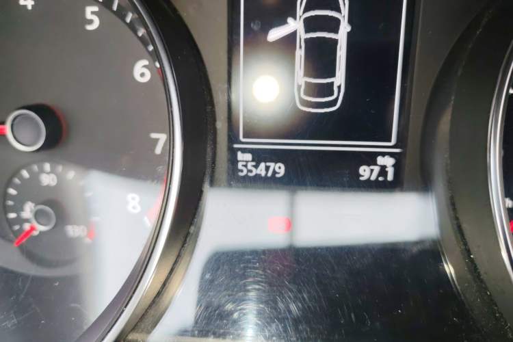 Used Volkswagen Magotan 2019 330TSI DSG Leading Model China VI Standard Odometer Close Up