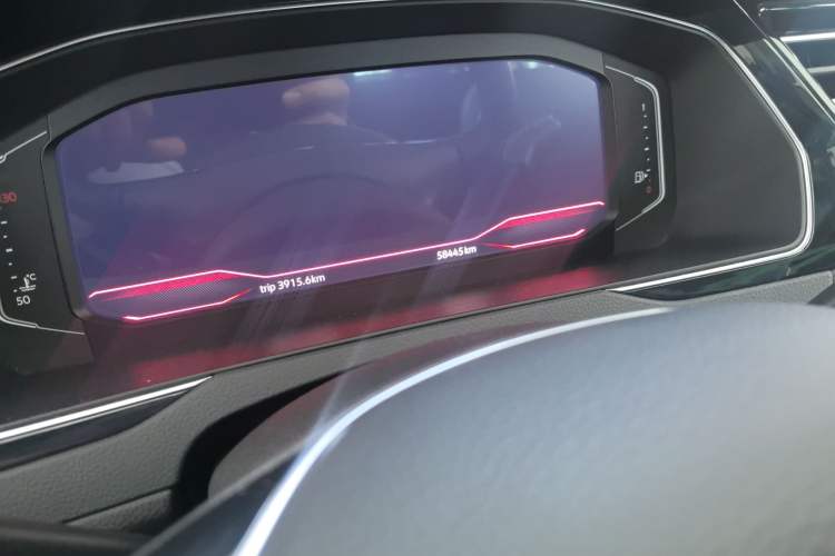 Used Volkswagen Magotan 2019 330TSI DSG Luxury Model China V Standard Odometer Close Up
