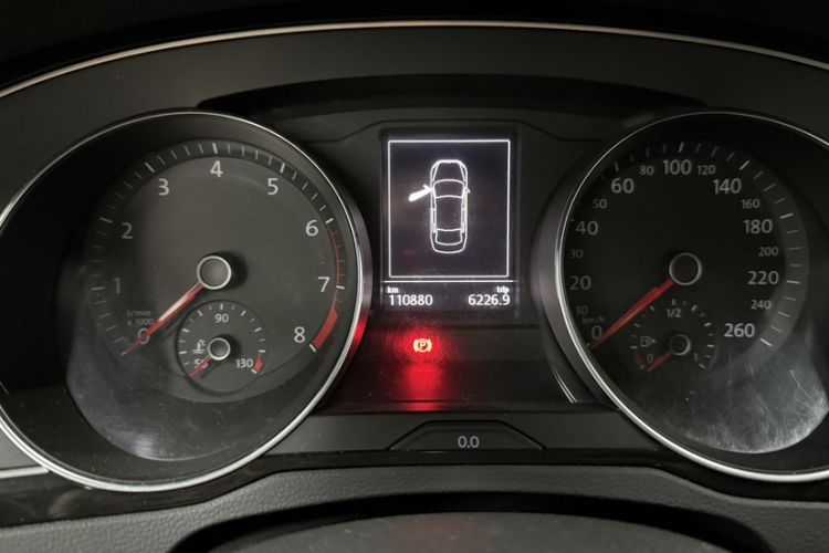 Used Volkswagen Magotan 2019 330TSI DSG Leading Model China VI Standard Odometer Close Up