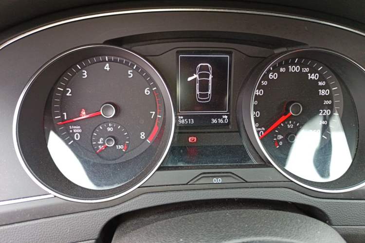 Used Volkswagen Magotan 2019 280TSI DSG Comfort Model China V Standard Odometer Close Up
