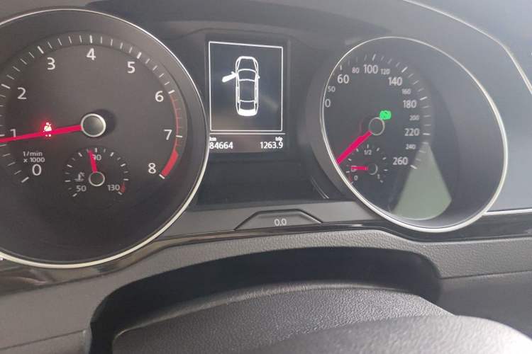 Used Volkswagen Magotan 2019 330TSI DSG Luxury Model China V Standard Odometer Close Up