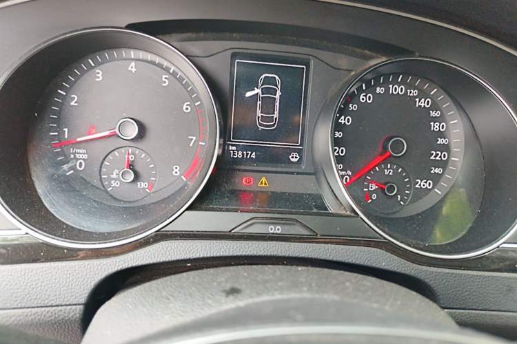 Used Volkswagen Magotan 2019 330TSI DSG Leading Model China VI Standard Odometer Close Up