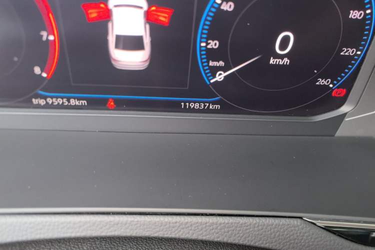 Used Volkswagen Magotan 2019 330TSI DSG Leading Edition China V Standard Odometer Close Up