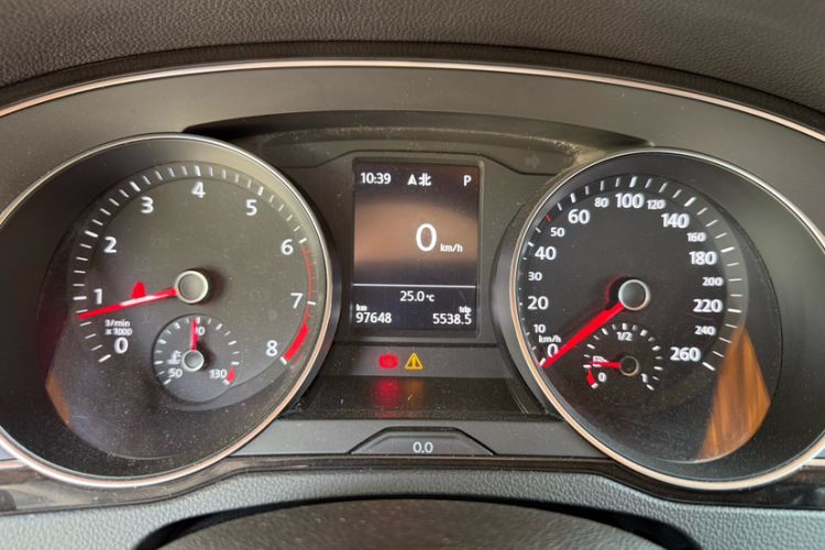 Used Volkswagen Magotan 2019 380TSI DSG Luxury Model China V Standard Odometer Close Up