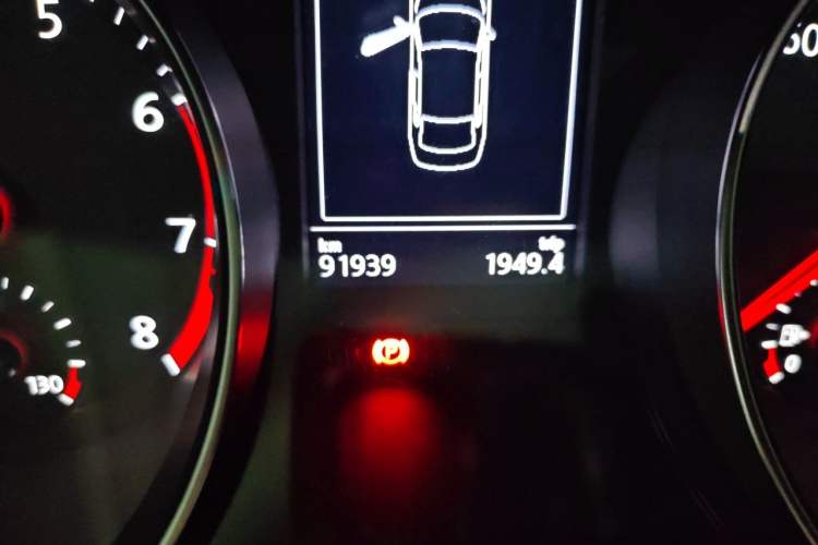 Used Volkswagen Magotan 2019 330TSI DSG Luxury Version China VI Standard Odometer Close Up