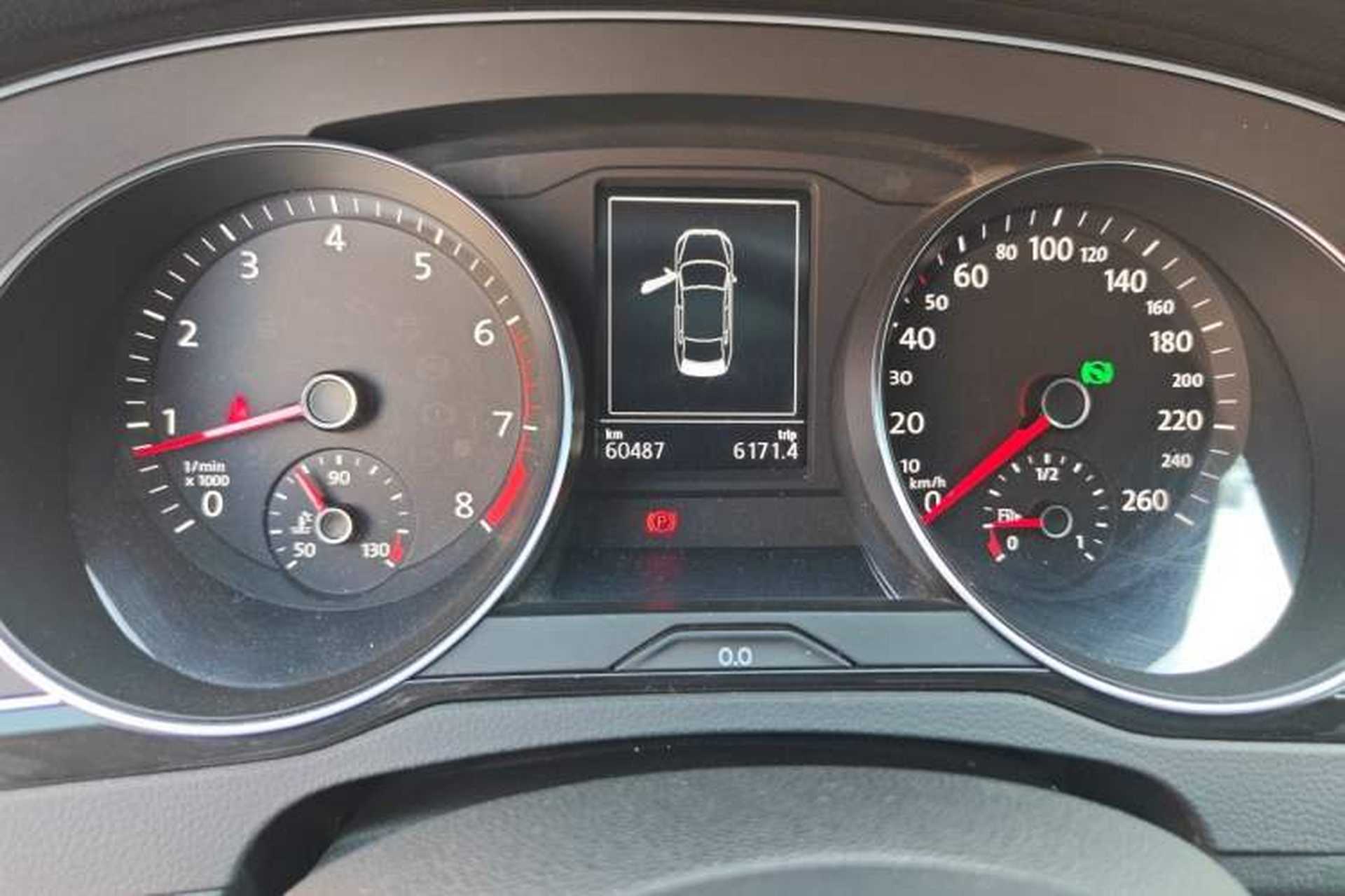 Used Volkswagen Magotan 2019 330TSI DSG Leading Model China VI Standard Odometer Close Up