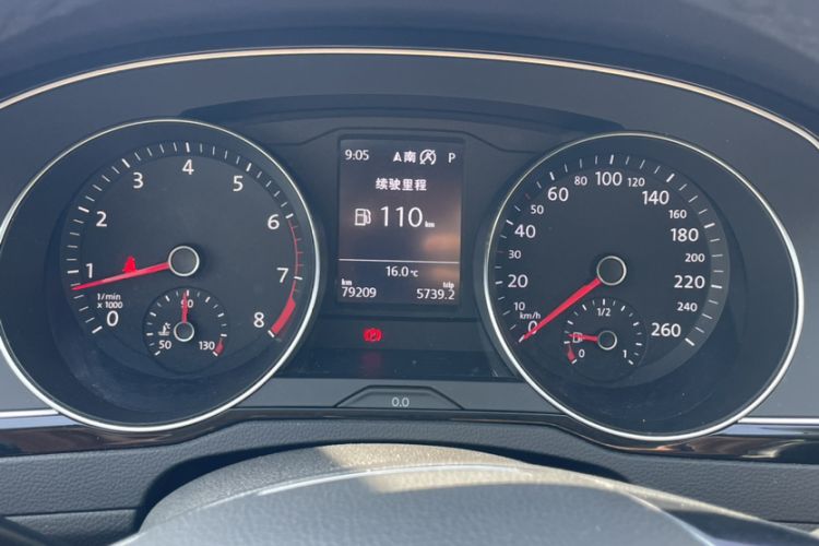 Used Volkswagen Magotan 2019 330TSI DSG Luxury Version China VI Standard Odometer Close Up