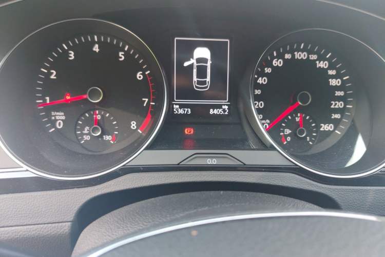 Used Volkswagen Magotan 2019 330TSI DSG Leading Model China VI Standard Odometer Close Up