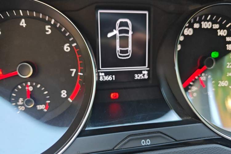 Used Volkswagen Magotan 2019 330TSI DSG Luxury Version China VI Standard Odometer Close Up