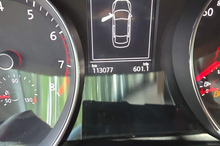 Used Volkswagen Magotan 2019 330TSI DSG Luxury Version China VI Standard Odometer Close Up