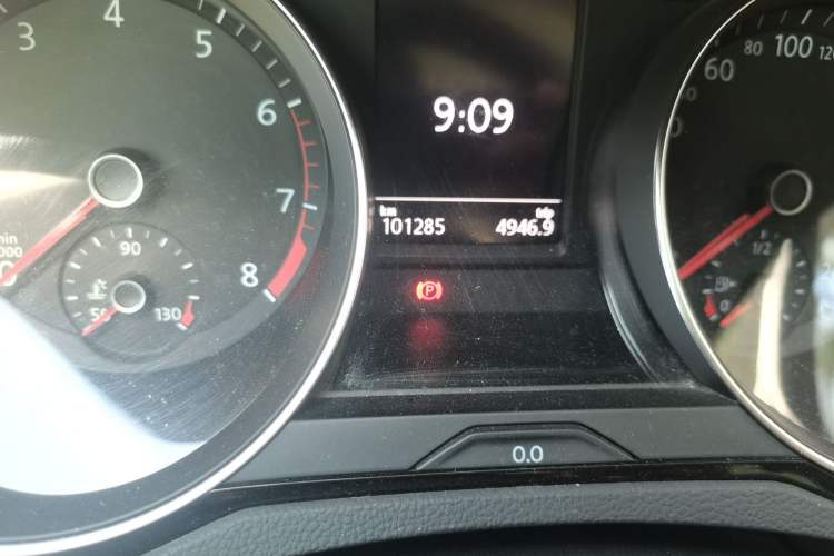 Used Volkswagen Magotan 2019 330TSI DSG Leading Model China VI Standard Odometer Close Up