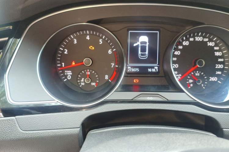Used Volkswagen Magotan 2019 330TSI DSG Leading Model China VI Standard Odometer Close Up