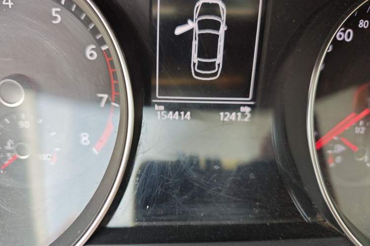 Used Volkswagen Magotan 2019 330TSI DSG Leading Model China VI Standard Odometer Close Up