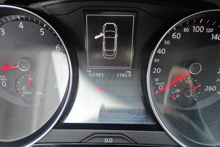 Used Volkswagen Magotan 2019 330TSI DSG Leading Model China VI Standard Odometer Close Up