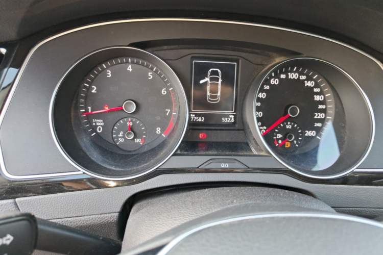 Used Volkswagen Magotan 2019 330TSI DSG Luxury Model China V Standard Odometer Close Up