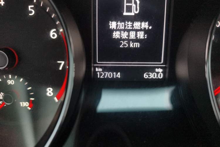 Used Volkswagen Magotan 2019 330TSI DSG Luxury Model China V Standard Odometer Close Up