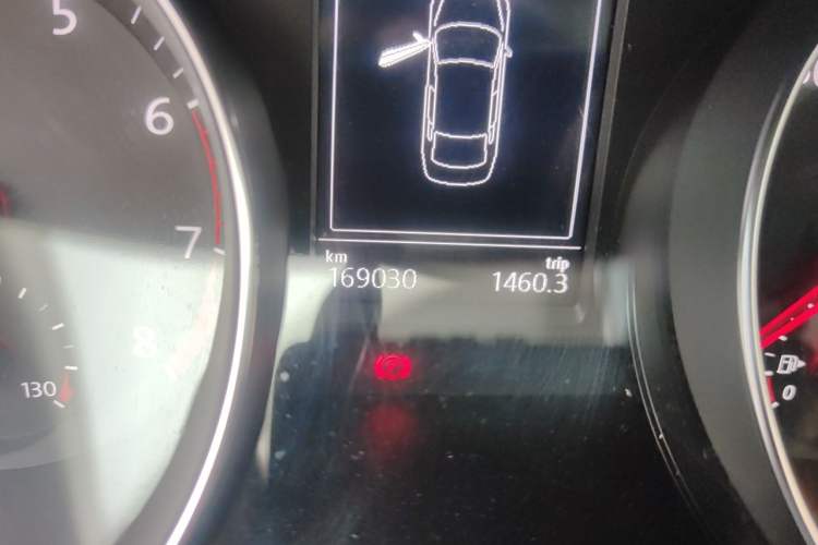 Used Volkswagen Magotan 2019 330TSI DSG Luxury Version China VI Standard Odometer Close Up
