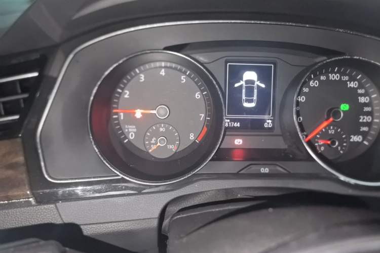 Used Volkswagen Magotan 2019 330TSI DSG Luxury Model China V Standard Odometer Close Up