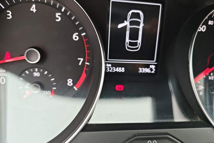 Used Volkswagen Magotan 2019 280TSI DSG Comfort Model China V Standard Odometer Close Up