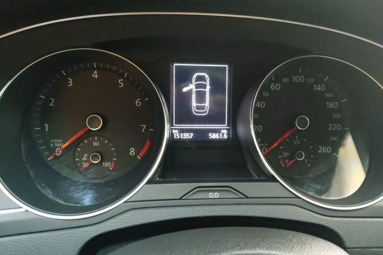 Used Volkswagen Magotan 2019 280TSI DSG Comfort Model China V Standard Odometer Close Up
