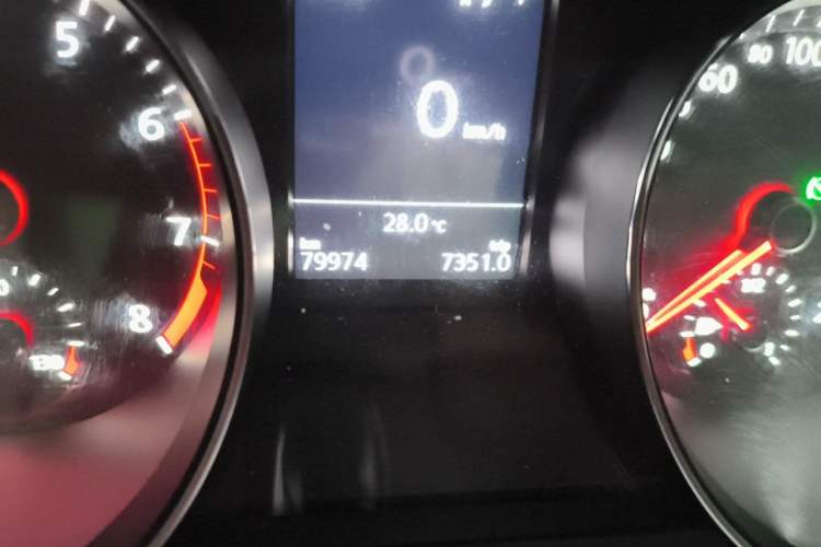 Used Volkswagen Magotan 2019 330TSI DSG Leading Model China VI Standard Odometer Close Up
