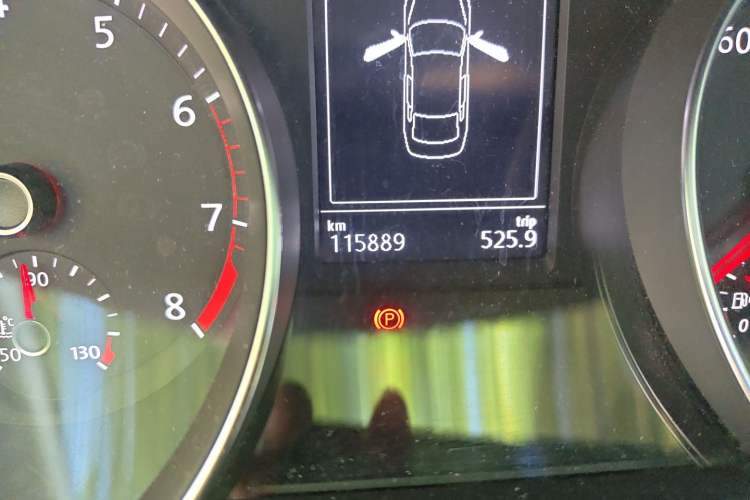 Used Volkswagen Magotan 2019 330TSI DSG Leading Edition China V Standard Odometer Close Up