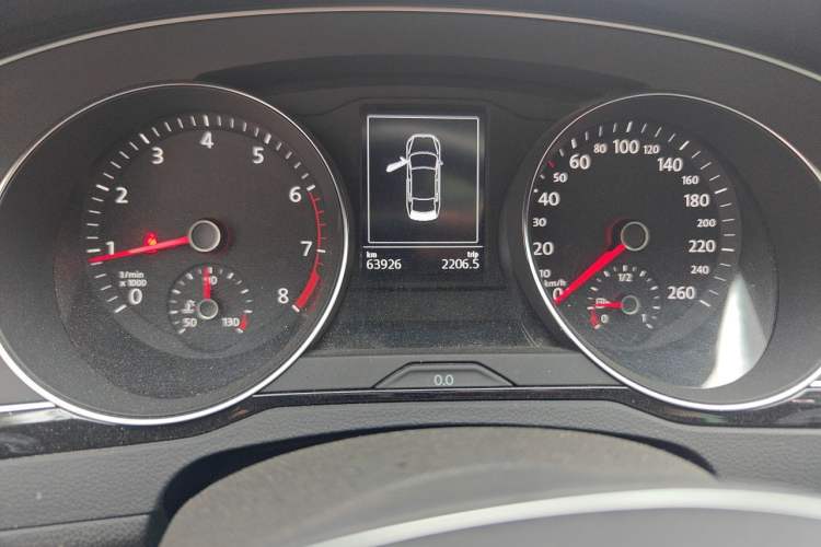 Used Volkswagen Magotan 2019 330TSI DSG Luxury Version China VI Standard Odometer Close Up